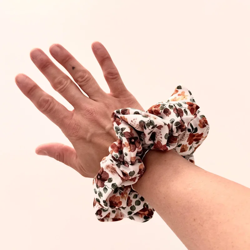 "Call Me Rapunzel" Scrunchie - Le Look